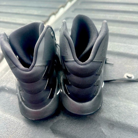 Nike HyperDunks 2016 - Picture 3 of 5